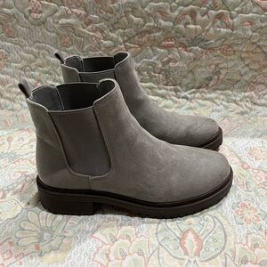 Nola Light Gray Ankle Boots